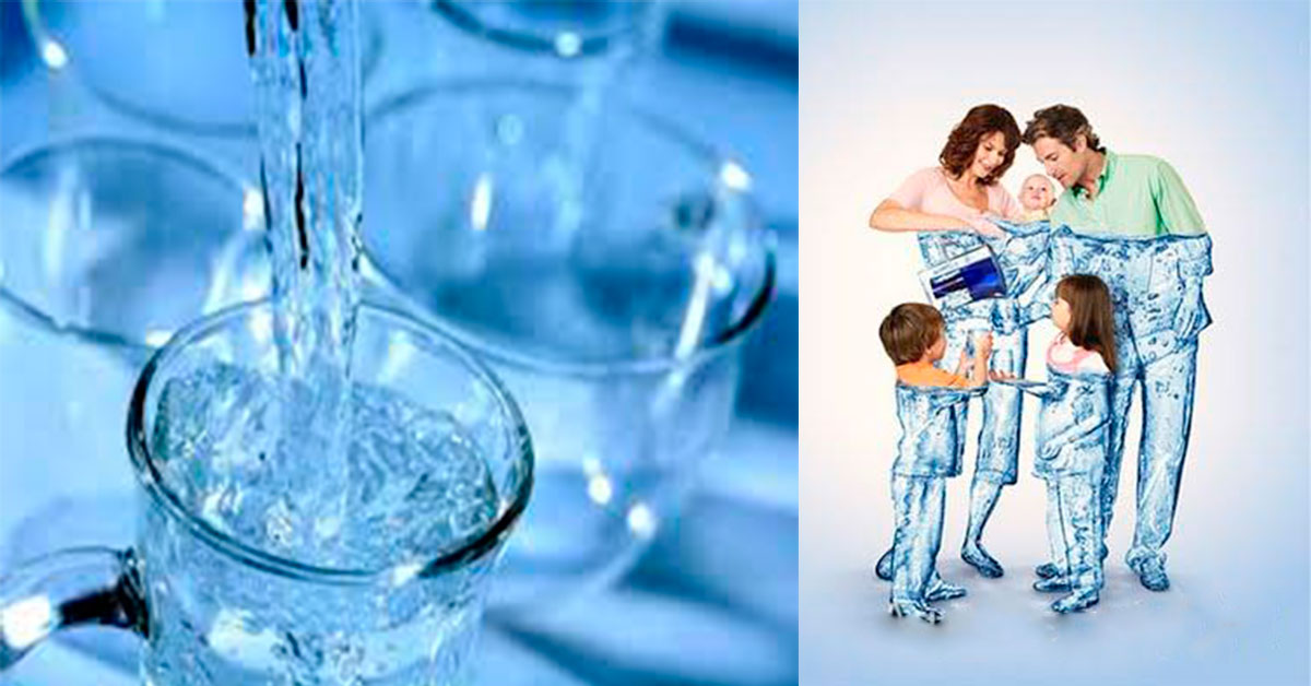 Лечение болезни вода. Вода и человек. Семья пьет воду. Вода лечит. Счастливая семья пьет воду.