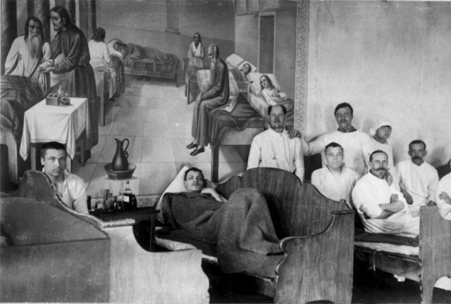 «К революции отношусь с благодарностью»: фрейлина трех цариц Наталья Фредерикс «К революции отношусь с благодарностью»: фрейлина трех цариц Наталья Фредерикс