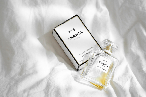 100 лет Chanel №5: как легендарный аромат связан с Россией