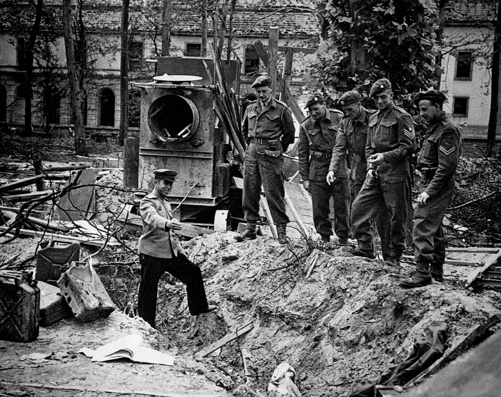 30 апреля 1945. Фюрербункер в Берлине сейчас. Рейхсканцелярия бункер Гитлера. Берлин 1945 бункер Гитлера.