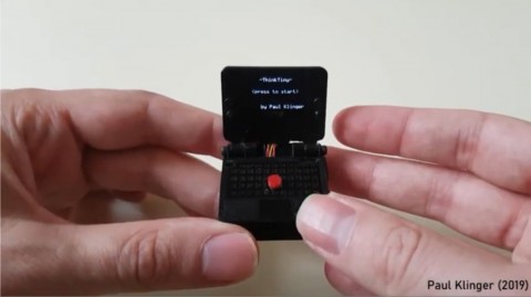 Энтузиаст создал работающий ноутбук с 1-дюймовым дисплеем