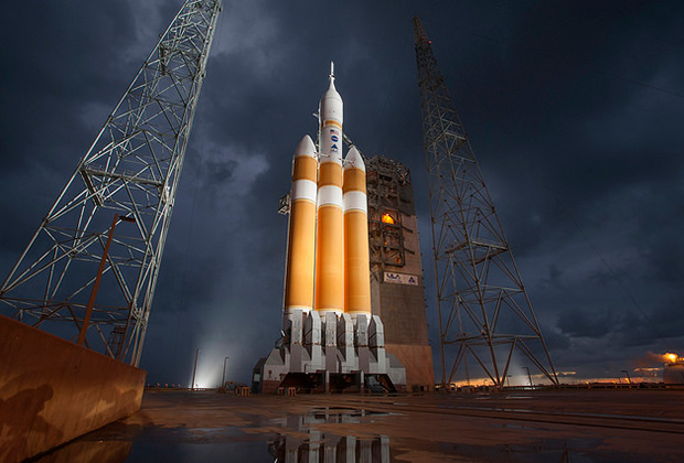 Корабль Orion в головной части ракеты Delta IV Heavy