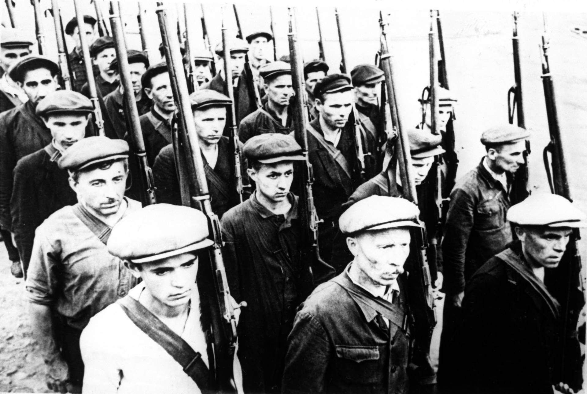 Бойцы народного ополчения во время обороны Москвы, 1941 год Эммануил Евзерихин/ТАСС