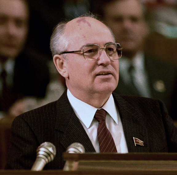 Почему в России не любят Горбачёва?