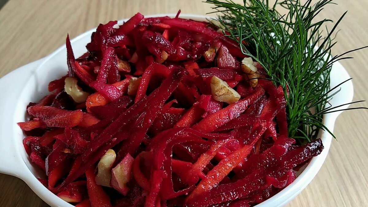 Это салат покоряет простотой и вкусом! Все продукты у вас уже есть!