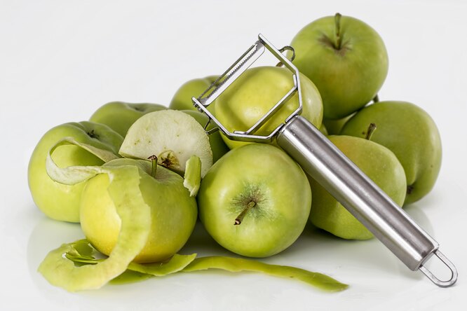 Нужно ли чистить яблоки и насколько вредна кожура? бактерии,витамины,еда,медицина