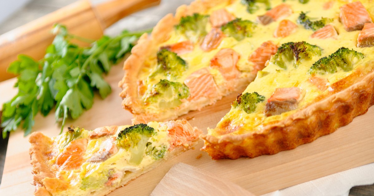 Киш с горбушей и брокколи. КИШ Лорен с брокколи. КИШ Лорен (Quiche Lorraine). КИШ С семгой и брокколи. КИШ Лорен с рыбой.