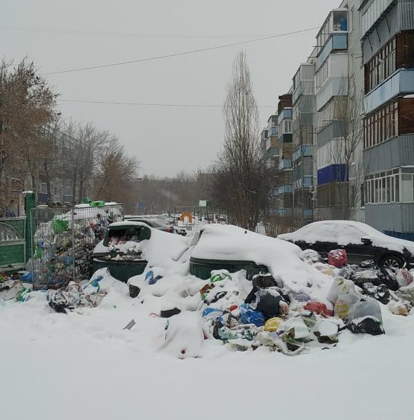 Главная новогодняя скрепа России кировчанин, Оренбург, мусор, мусора, операторов, России, Главная, говне, Фото Евгений, мусоровоз, потому, контейнерных, площадок, реформы, Россия, каникулы, прессслужбе, Оказывается, просто, вместе