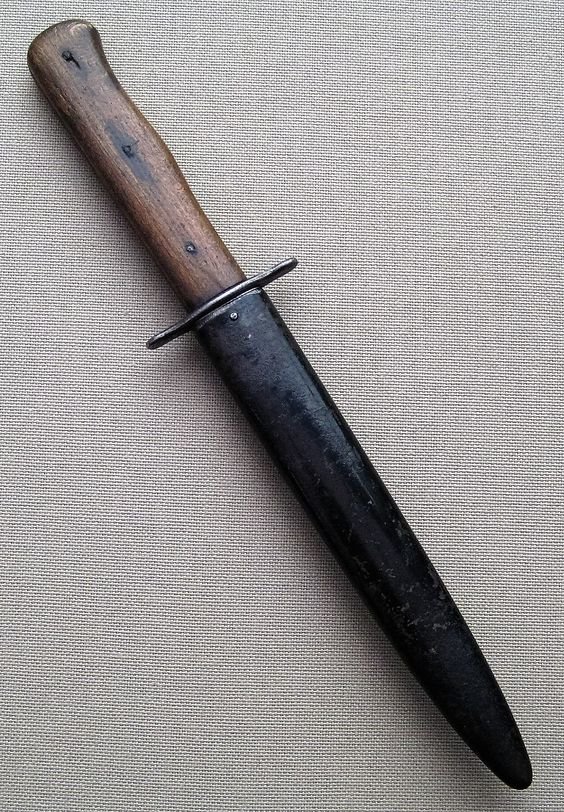 Пехотный нож по образу кухонного Nahr Kampfmesser