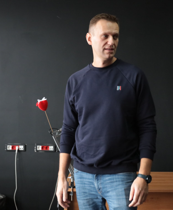 Швея — неунывающий Навальный