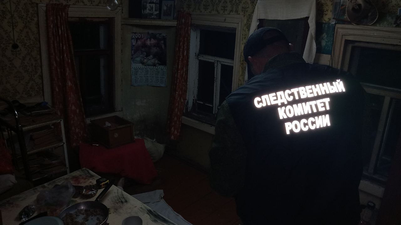 В частном доме в Архангельской области нашли тело мужчины: возбуждено дело