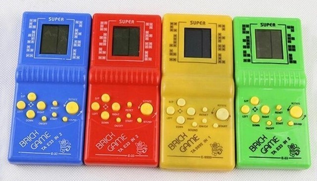 Легендарные игрушки, в которые мы играли: Тамагочи, лазерная указка и другие гаджеты