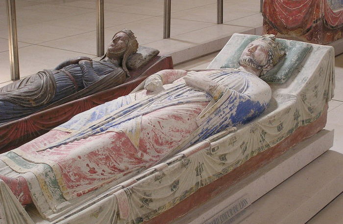 Зачем парфюмеры нюхали останки Жанны д`Арк, и как король Анри нашел свою голову 