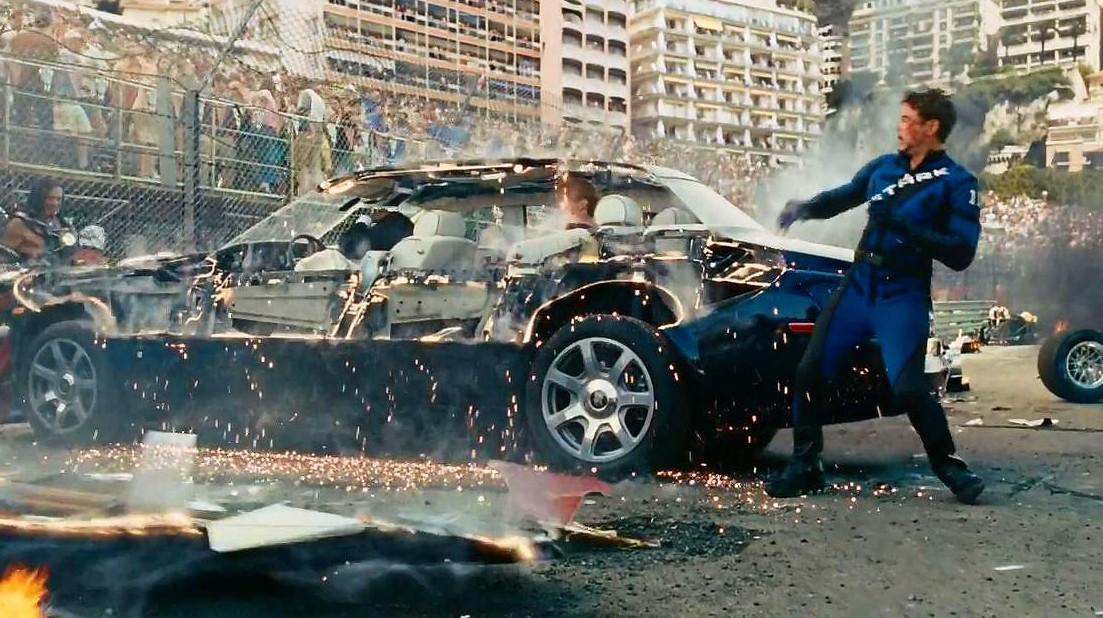 Разбитый автомобиль в кино