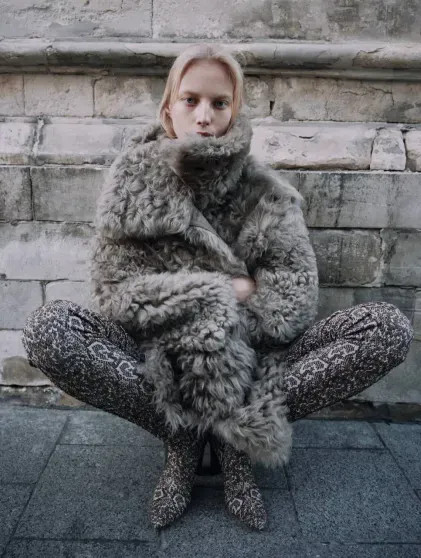 Российская модель приняла участие в показе Prada вместе с Беллой Хадид Алина, Миллер, Prada, подиум, МиллерАлина, Татьяна, снималась, брендов, вышла, сразу, заключила, контракт, показа, Милане, активно, агентством, девушка, портфолио, Дягилева, нулевых