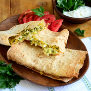 Сырная лепёшка с яйцом