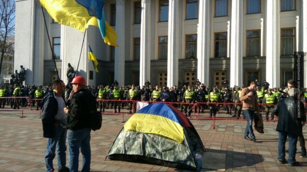 Украинский майдан вышел на новый уровень: эксперты рассказали о перспективах протестов в Киеве