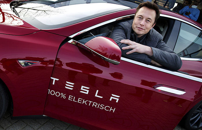 Автопарк Илона Маска: на чем ездит миллиардер, мечтатель и новатор