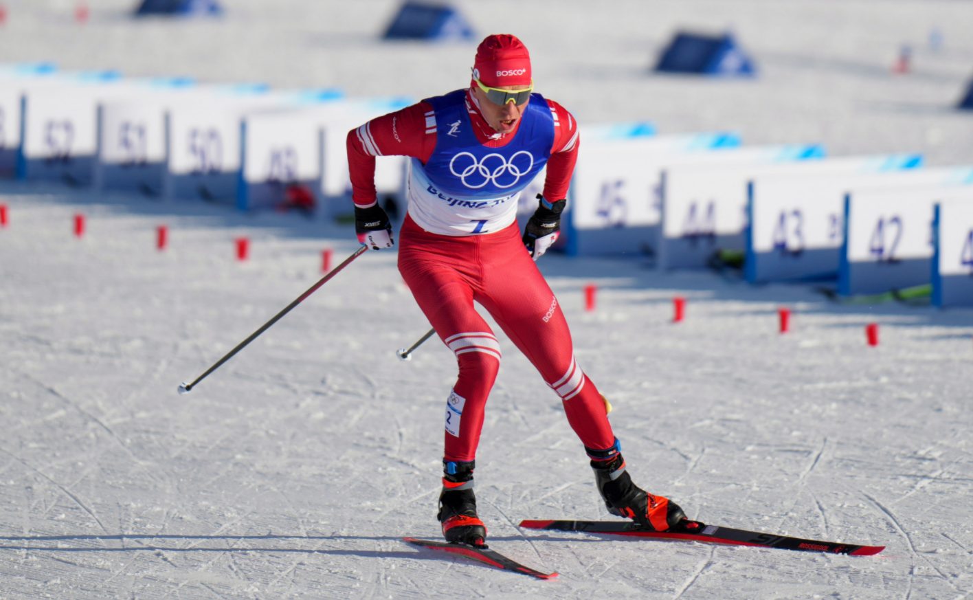 Большунов взял третье золото подряд на чемпионате России, выиграв командный спринт в паре с Терентьевым