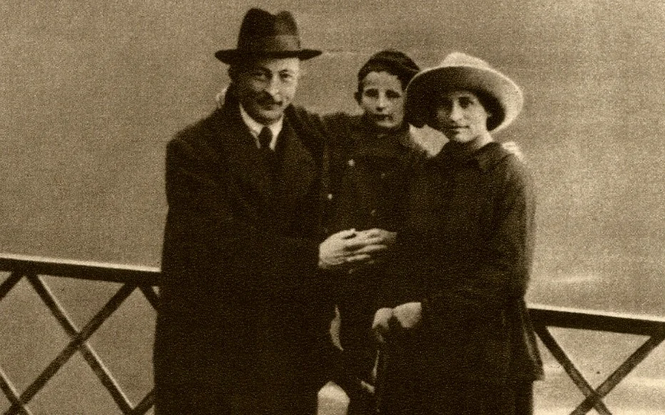Ян Дзержинский с родителями в 1918 г. 