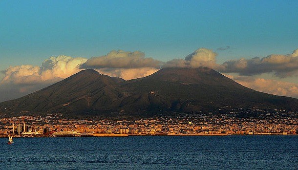 theextinctionprotocol.wordpress.com-mount-vesuvius-naples-610x348