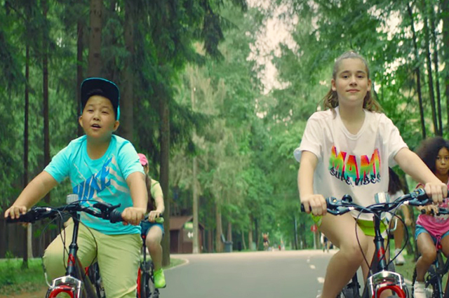 11-летняя дочь Алсу Микелла Абрамова представила дебютный клип о первой любви Шоу-бизнес,ЭтаЛюбовь