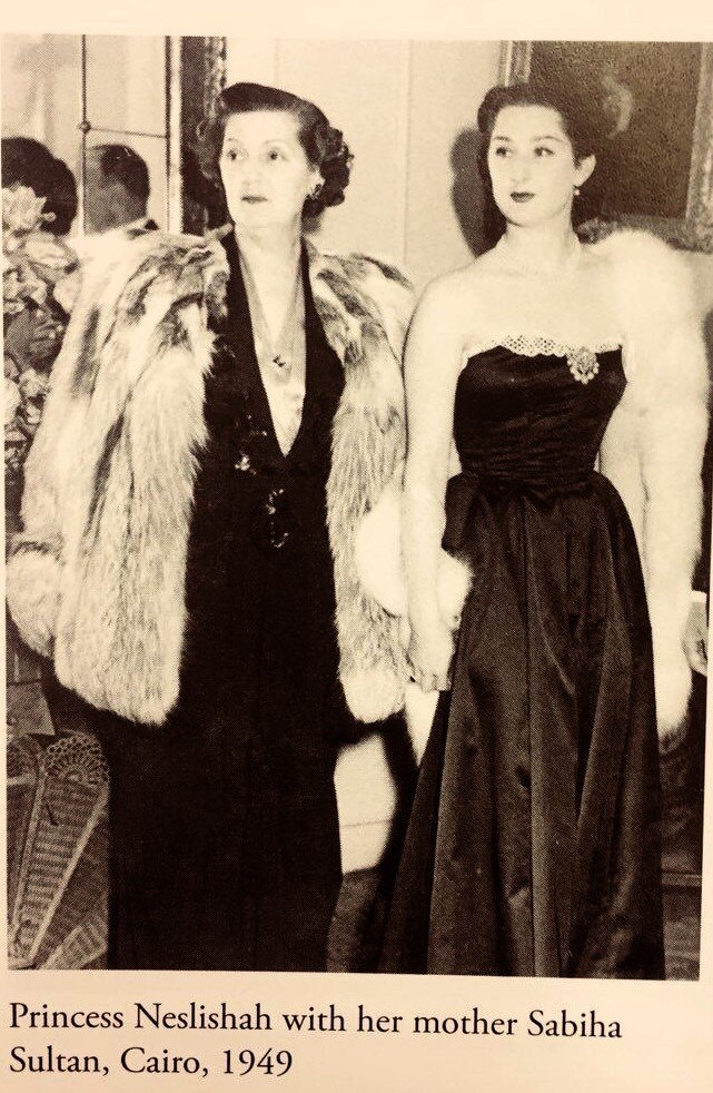 Фатьма Неслишах-султан с матерью, 1949 год
