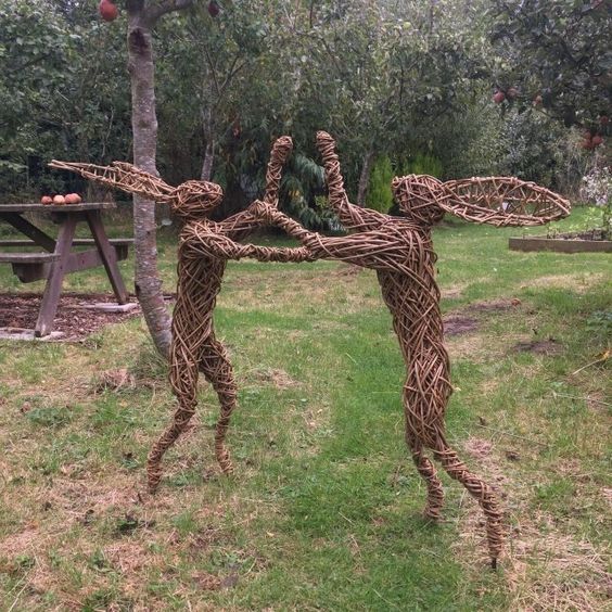 Скульптура из вербы: создаем фигурки для декорирования сада! 