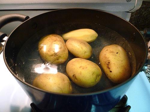 Картофельный отвар полезен при базедовой болезни