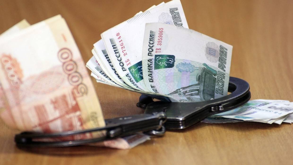 В Краснодарском крае экс-судья обвиняется в групповом хищении более 500 тыс. долларов