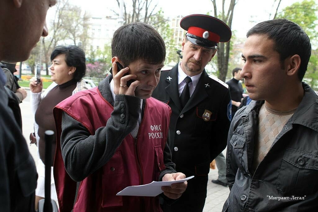 Поддержка Навального иностранными студентам закончилась депортацией из России.