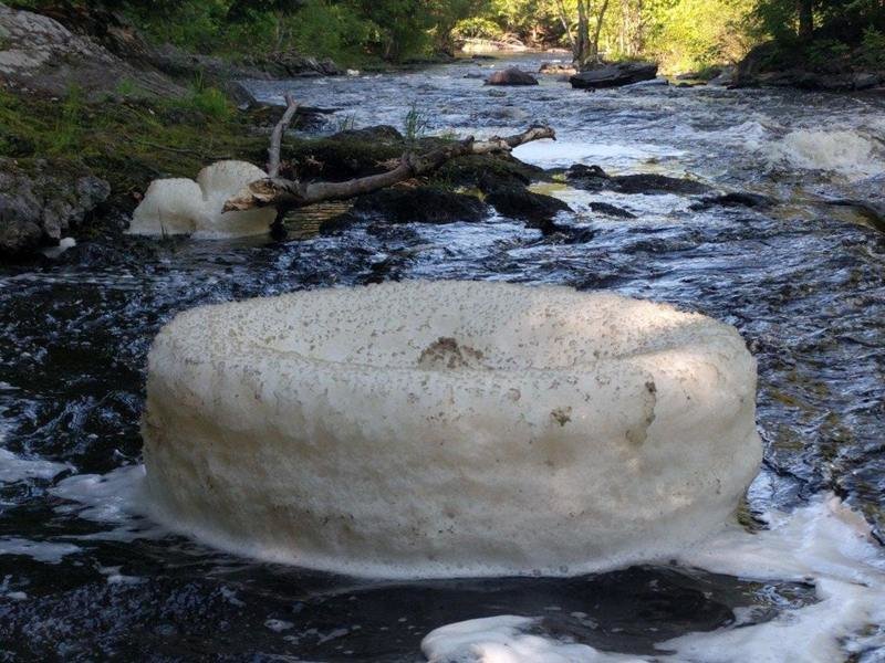 25. Пена, образованная водоворотом люди, мир, объяснение, снимок, фотография, явление