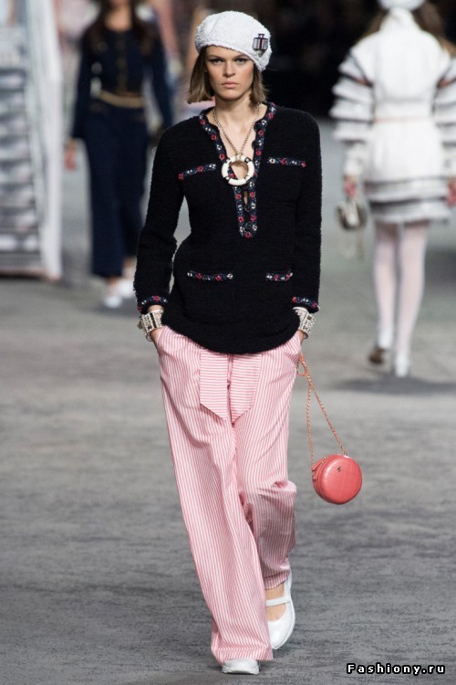 Chanel 2019 круизная коллекция Chanel 2019 круизная коллекция