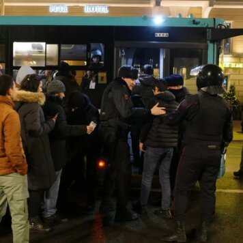 3 тысячи иностранных специалистов оказались в полиции в Санкт-Петербурге в новогоднюю ночь в профилактических целях, в результате проверки выяснилось, что более 600 из них находятся на территории...- 3