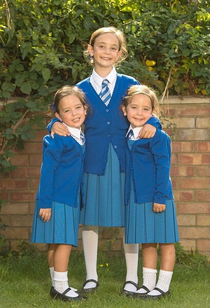 Девочки-близняшки родились сросшимися. Их разделили — и вот, какие красавицы они сегодня! Дети,Жизнь,Истории,позитив