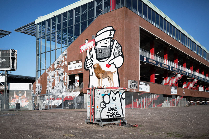 бездомная собака превратилась в льва