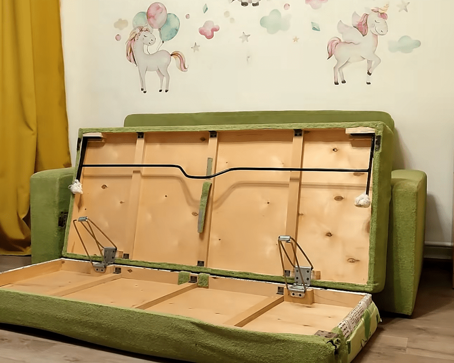 Как обновить старый диван при минимуме затрат