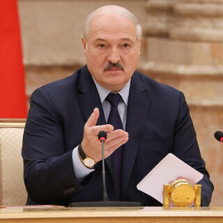 Недемократические выходки Лукашенко, который закрыл транзит грузов через Литву