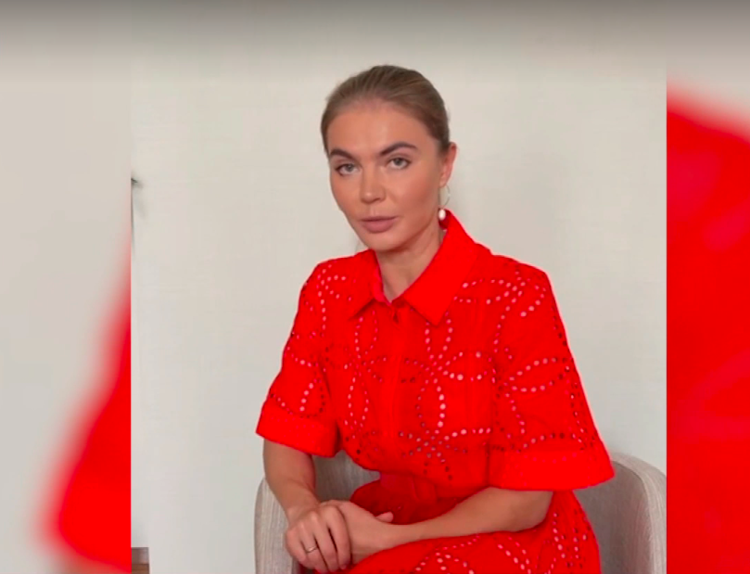 Алина Кабаева впервые за три года появилась на публике и раскритиковала судейство на Олимпиаде в Токио Алина Кабаева впервые за три года появилась на публике и раскритиковала судейство на Олимпиаде в Токио Кабаева, художественной, гимнастике, чемпионка, Алина, Токио, Аверина, хорошо, Ашрам, Олимпийских, ошибку, сделала, оценки, многоборье, своей, играх, спорта, кажется, отметить, Ляйсан