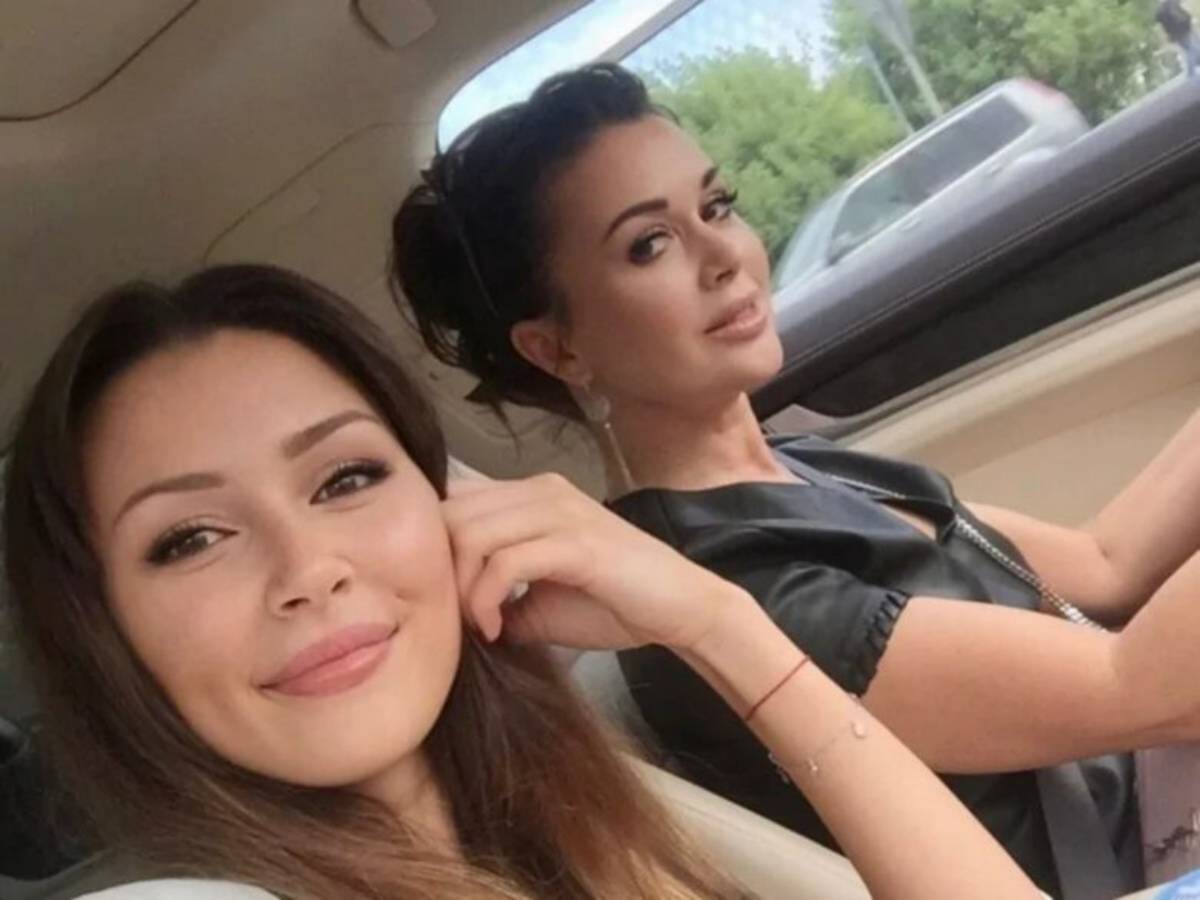 Анна Заворотнюк