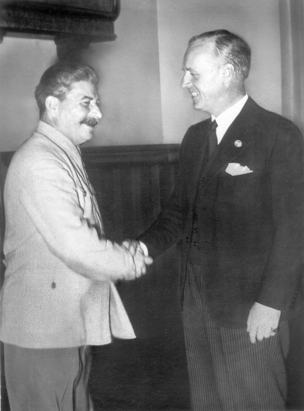 Сталин и Риббентроп. 1939 год.