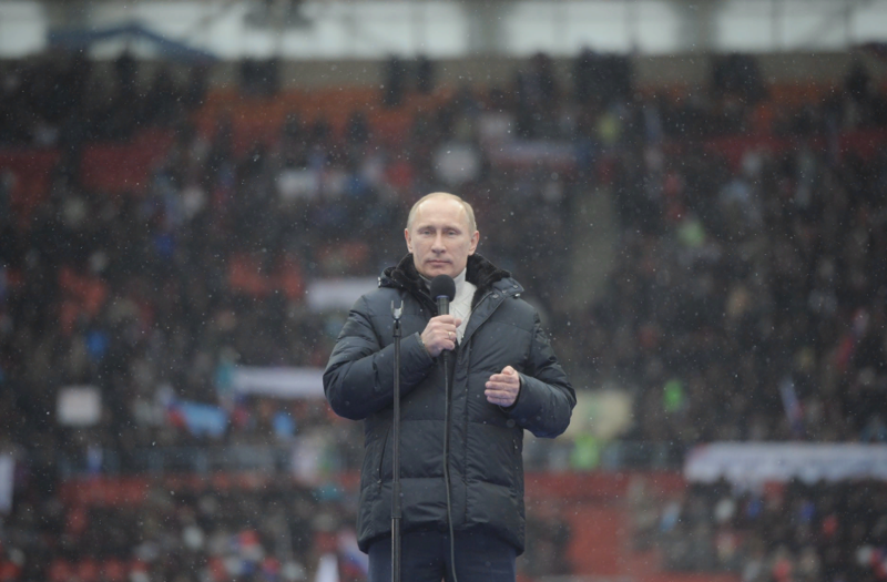 Новые архивные фотографии Владимира Путина за 20 лет правления