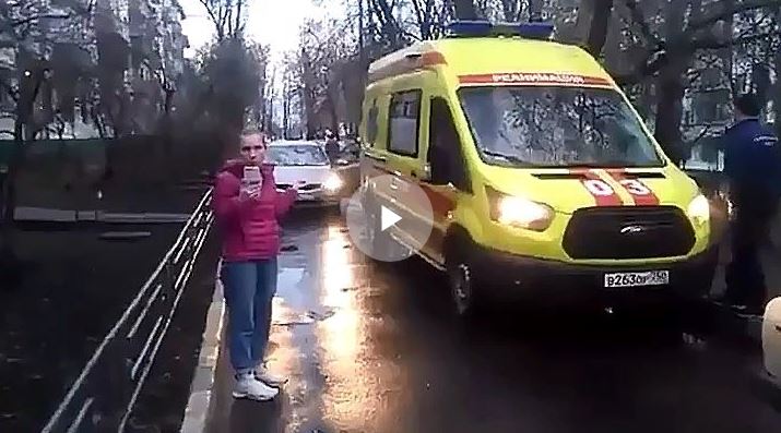 ЯЖЕМАТЬ требует, чтобы СКОРАЯ её пропустила