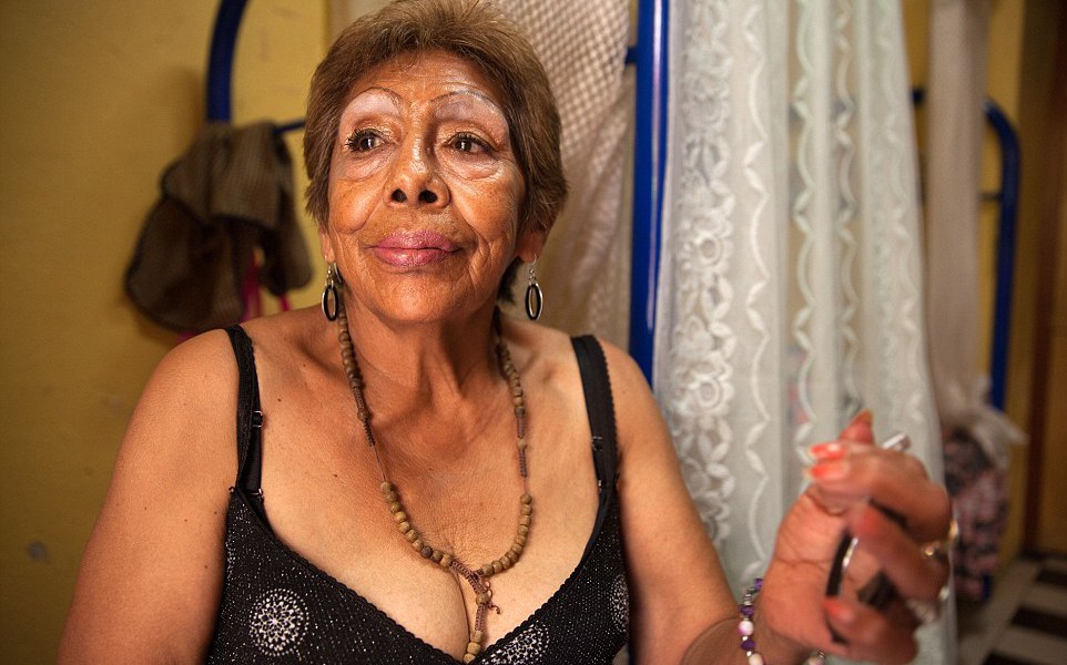 Внутри дома престарелых проституток Мексики 
