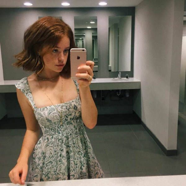 Девушки в легких летних платьях картинки