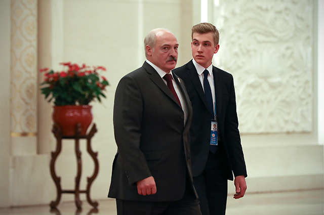 В сети обсуждают младшего сына Александра Лукашенко, который приехал на парад Победы вместе с отцом Лукашенко, также, парад, внимание, Николай, Белоруссии, Вчера, хоккею, питает, любовь, особую, спортом, увлекается, лидерами, мировыми, многими, поездил, познакомился, много, довольно