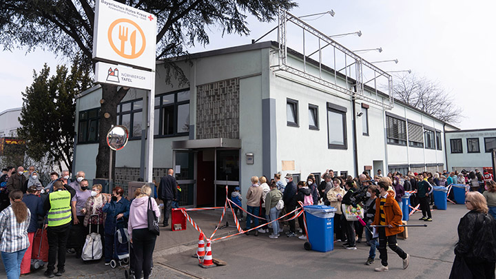 ЗАМЕТКИ РУССКОГО ПУТЕШЕСТВЕННИКА: ГЕРМАНИЯ ПЕРЕБОЛЕЛА, В ИТАЛИИ УКРАИНОБЕСИЕ геополитика,г,Москва [1405113]