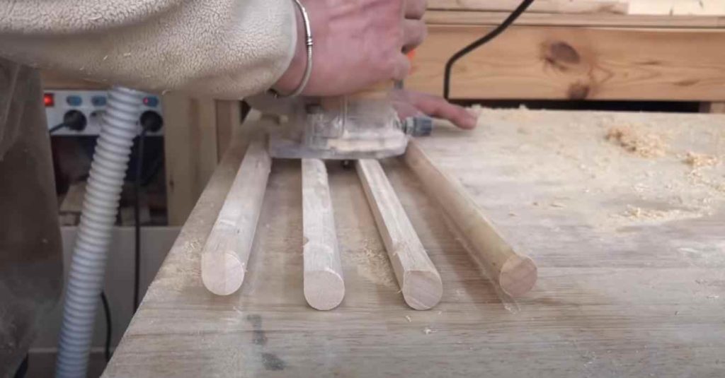Как быстро округлить квадратные деревянные рейки с помощью ручного фрезера