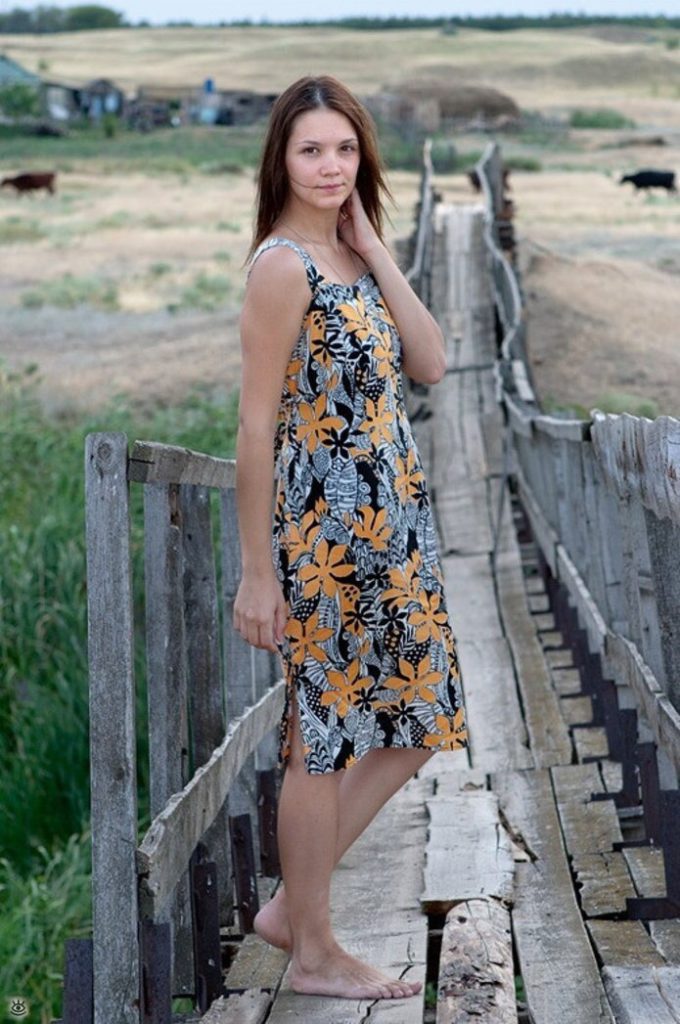 Сногсшибательные деревенские девушки без единого грамма косметики Сногсшибательные деревенские девушки без единого грамма косметики