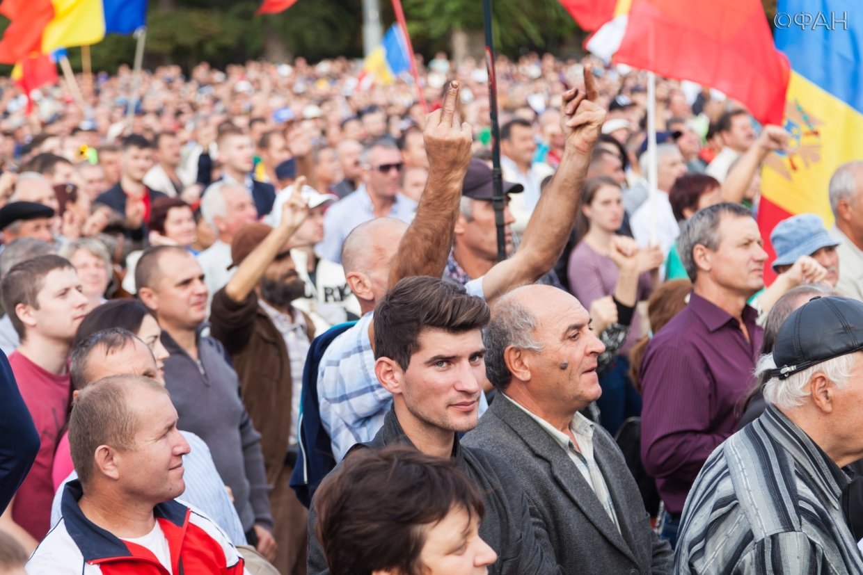 Выборы в молдавии. Додон митинг. Митинг социалисты Молдова. Наша партия митинг Кишинев. Политический кризис в Турции.